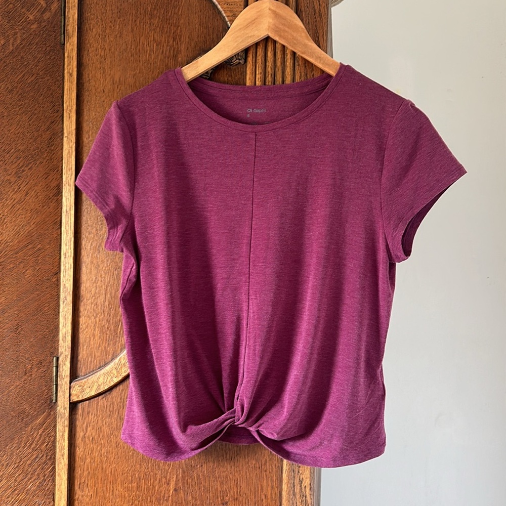GapFit Breathe Shrunken Tshirt, Twisted Crop Tee, Huckleberry Purple Heather S